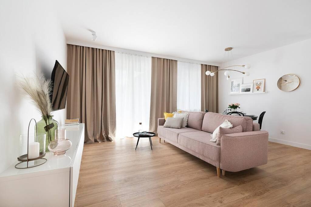 Easy Rent - Centrum 2 *